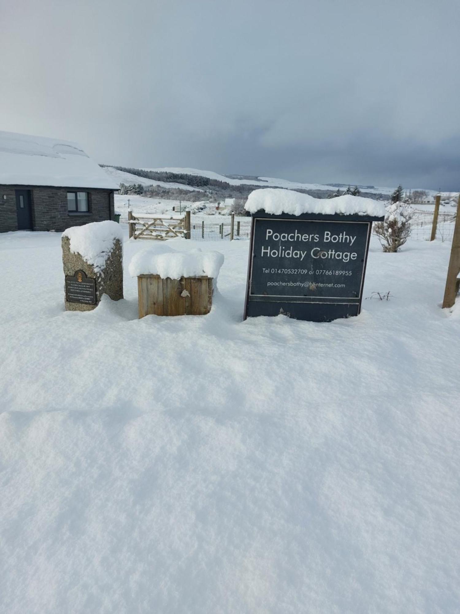 Poachers Bothy Skeabost Екстериор снимка